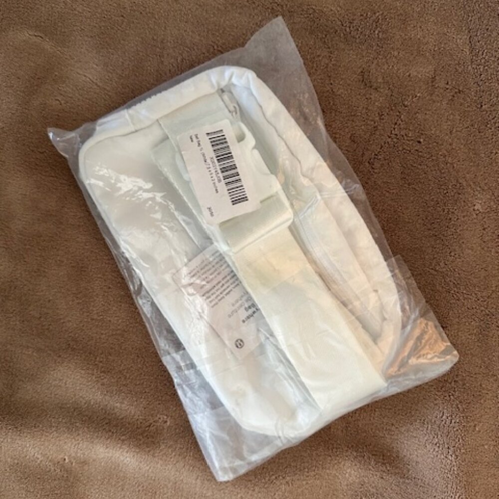 Lululemon Everywhere Belt Bag, Fanny Pack NWT